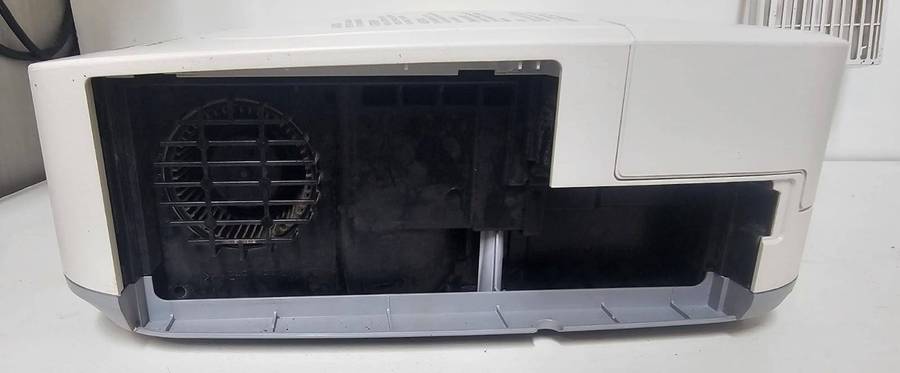 NEC M271X  540 Lamp Hours / HDMI / Remote (Cover Missing) / Filter Needs Replacing
