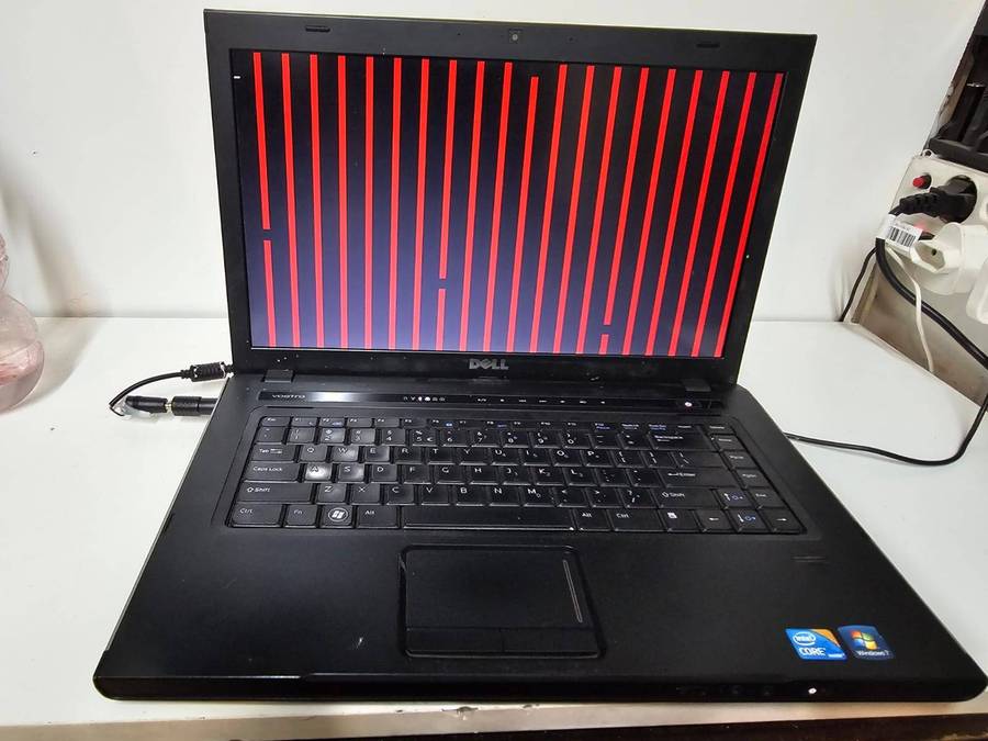 Dell Vostro 3500  i5-480M / 4GB RAM / 320GB HDD / 15.6"  Needs New Battery / No charger