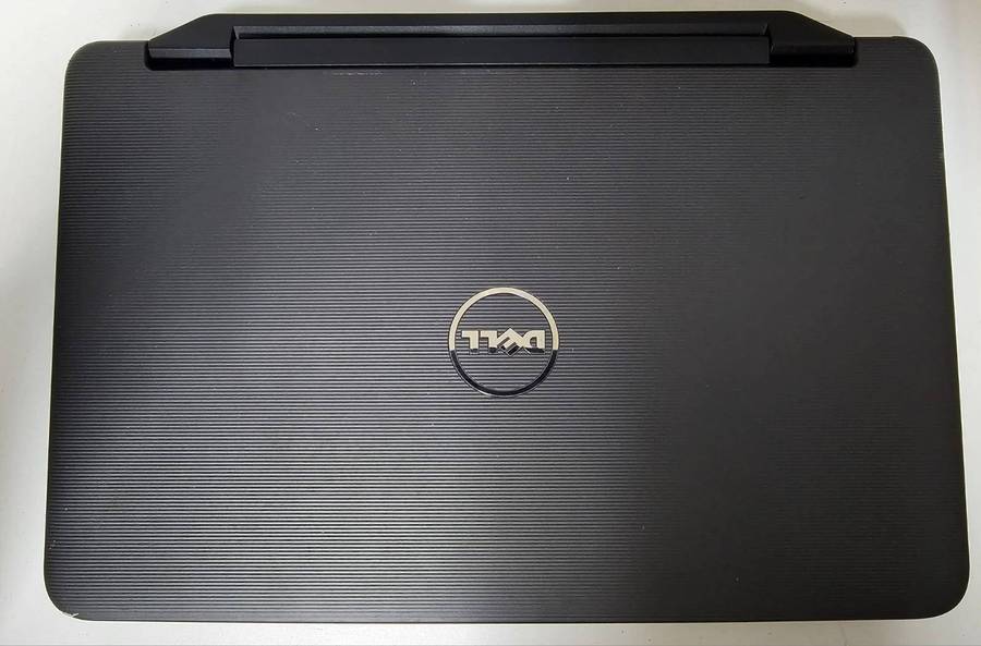 Dell Vostro 2520  i5-3210M / 4GB RAM / 500GB HDD
