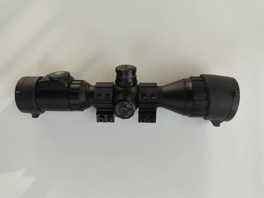 UTG 3-9x32 Rifle Scope - Bug Buster