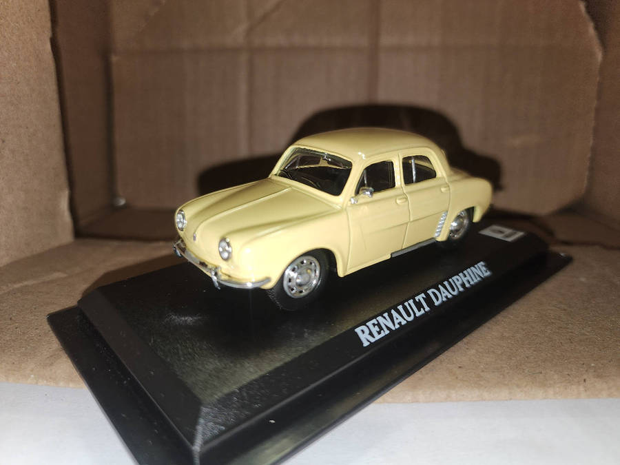 Renault Dauphine  (1:43)