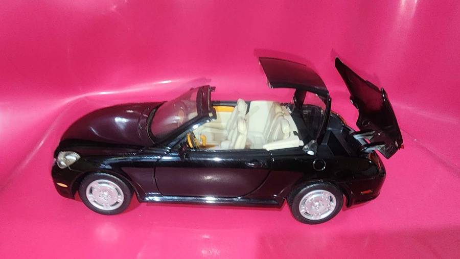 Lexus SC 430 (1:18) Motormax