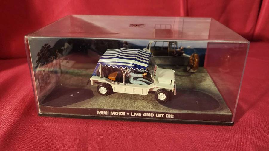 Mini Moke   James Bond