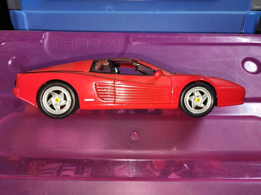 Testarossa Ferrari  by Hotwheels