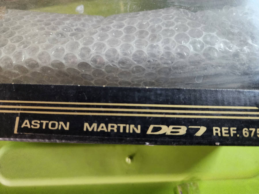 Aston Martin DB7 (1:18) Guiltoy