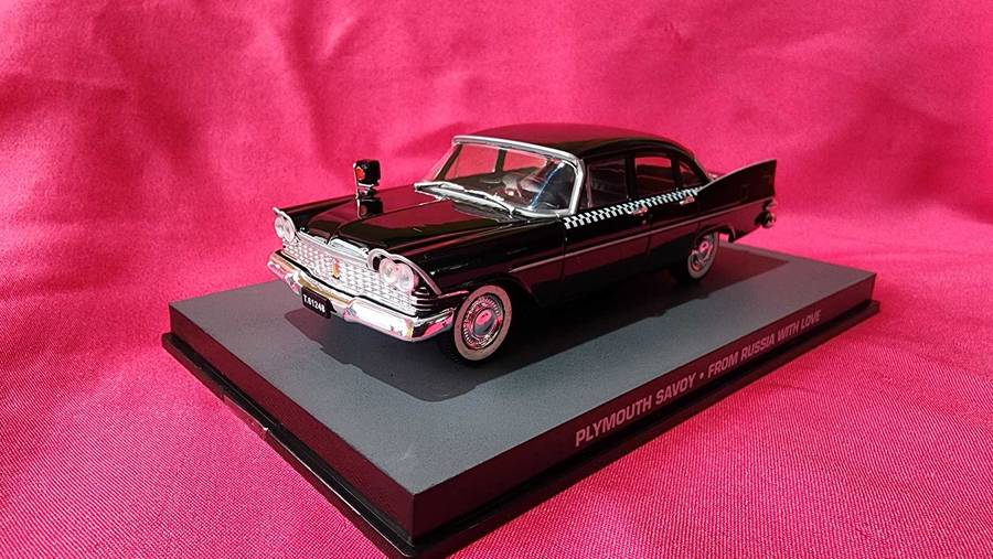 Plymouth Savoy  (1:43) James Bond