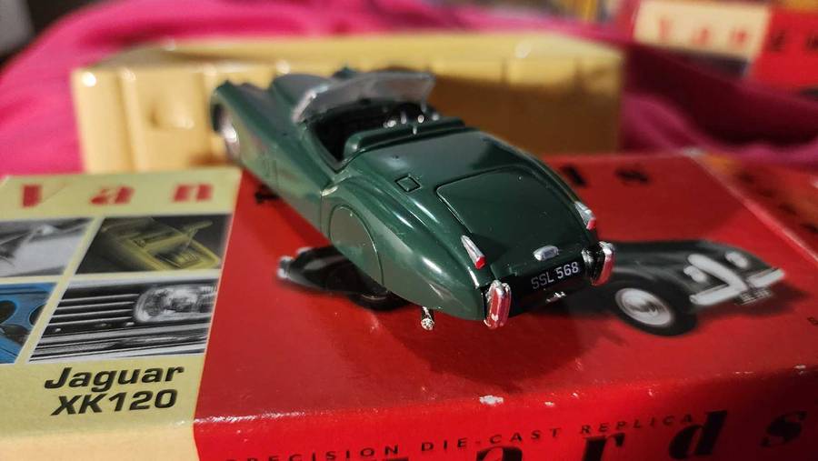 Jaguar XK 120 by Vanguards