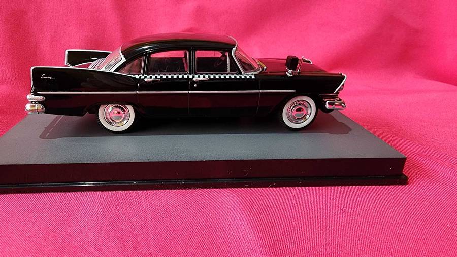 Plymouth Savoy  (1:43) James Bond