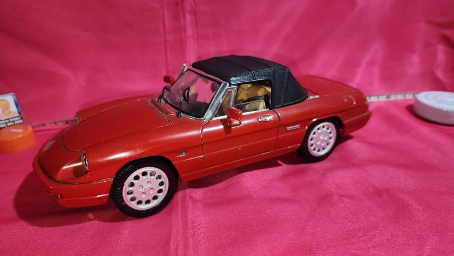 Alfa Spider (1:18) Jouef Evolotion