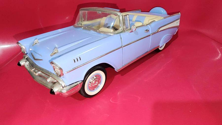 57' BelAir Convertible (1:18) by Road Signature