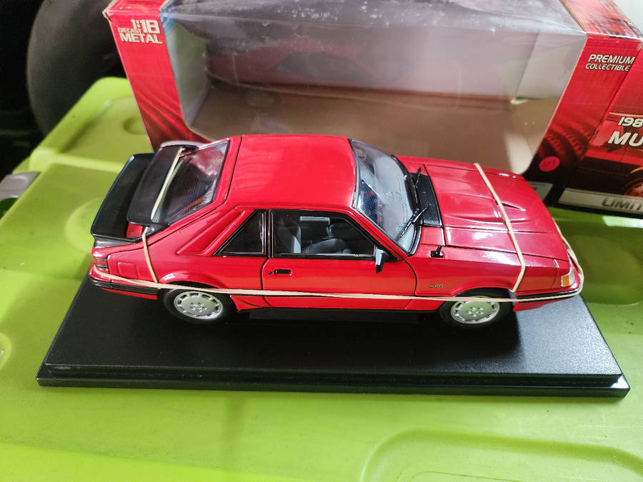 Ford Mustang SVO (1:18) Welly