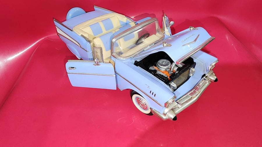 57' BelAir Convertible (1:18) by Road Signature