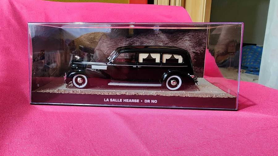 LA Salle Hearse (1:43)  James Bond