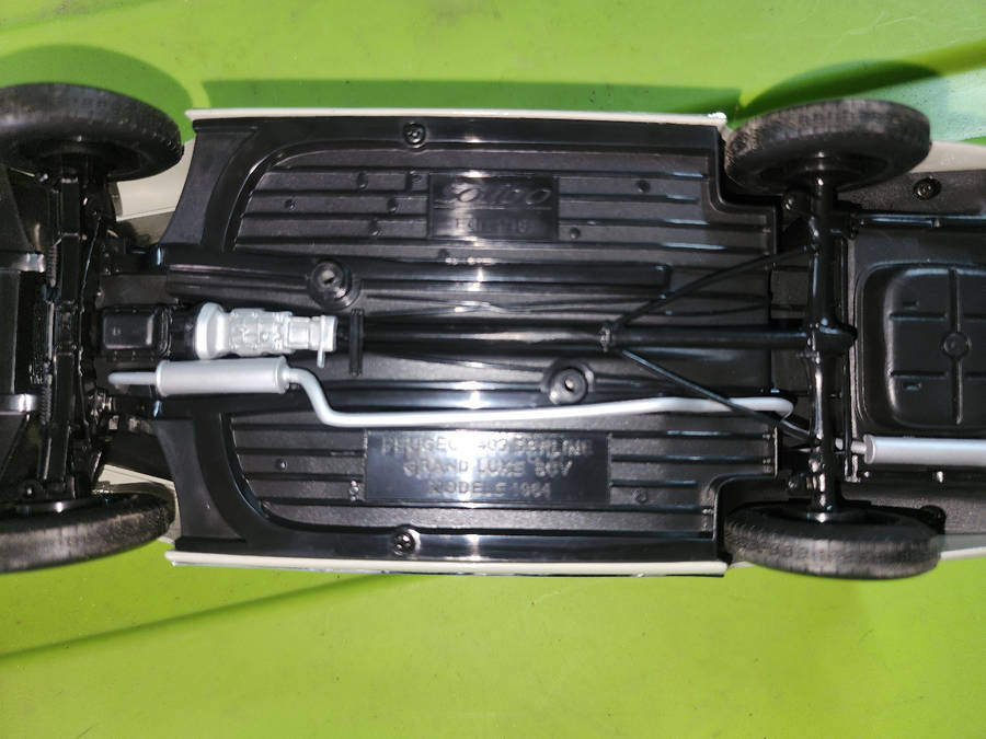 Peugeot 403 Sedan (1:18) Solido