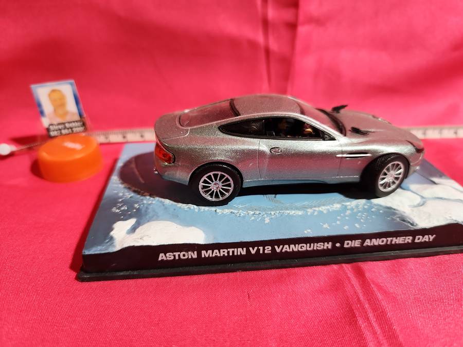 James Bond Aston Martin V12 Vanquish
