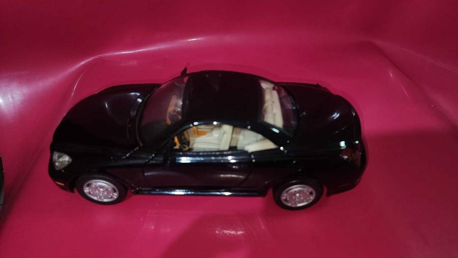 Lexus SC 430 (1:18) Motormax