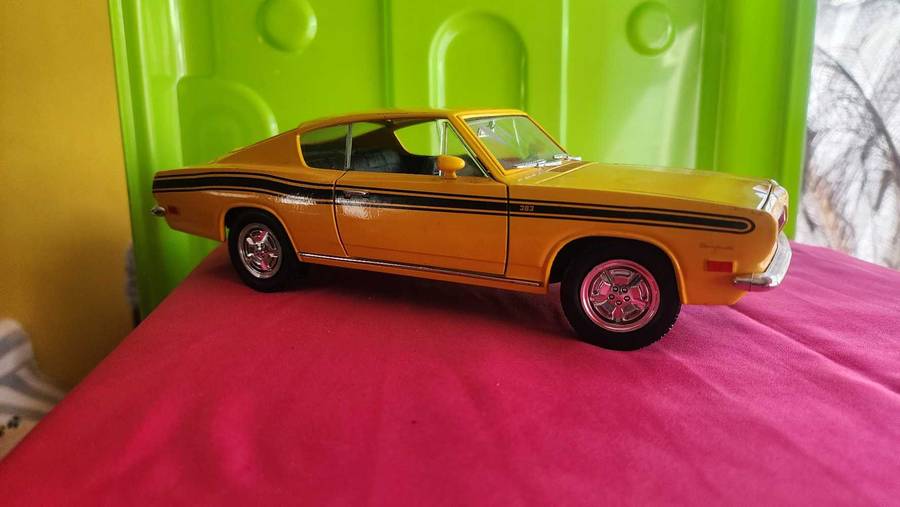 Valiant Baracuda "1:18" Plymouth Road Signature