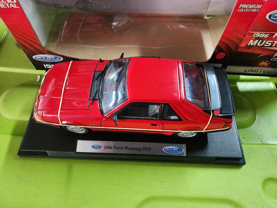 Ford Mustang SVO (1:18) Welly