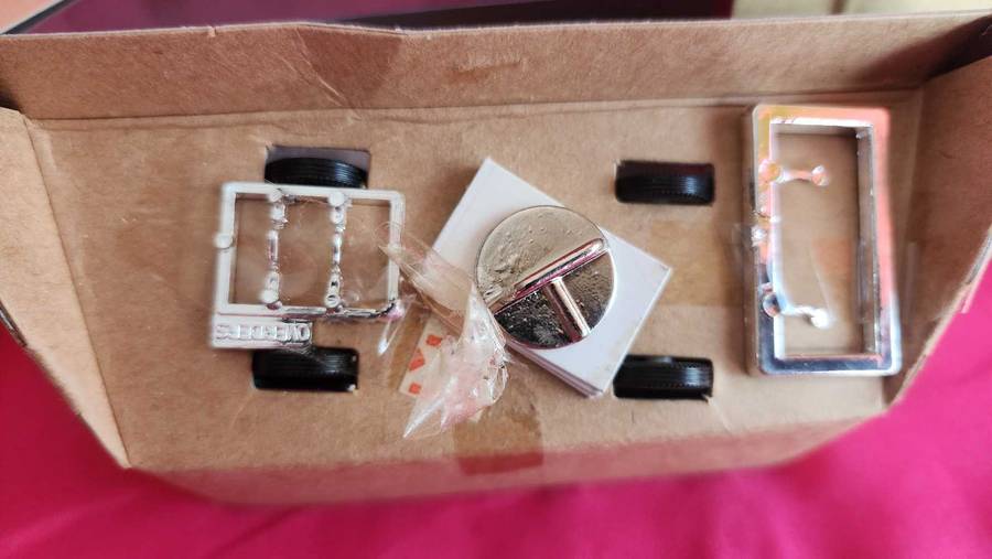 Morris Minor Traveller Corgi