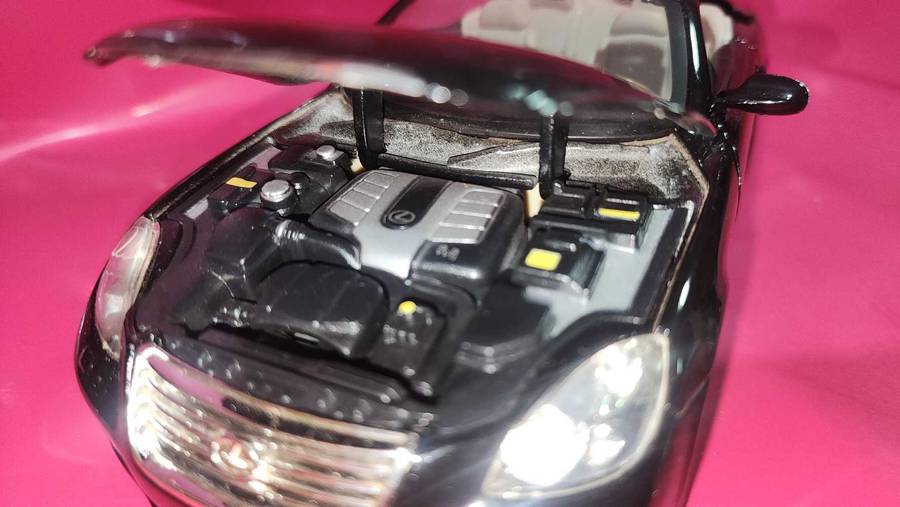Lexus SC 430 (1:18) Motormax