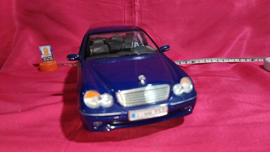 Mercedes C320 (1:18) by Welly