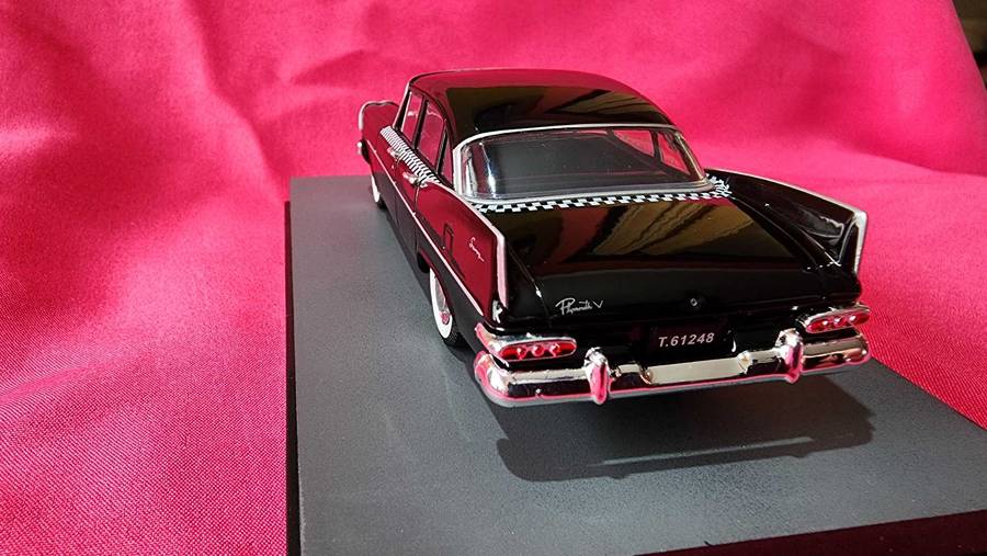 Plymouth Savoy  (1:43) James Bond