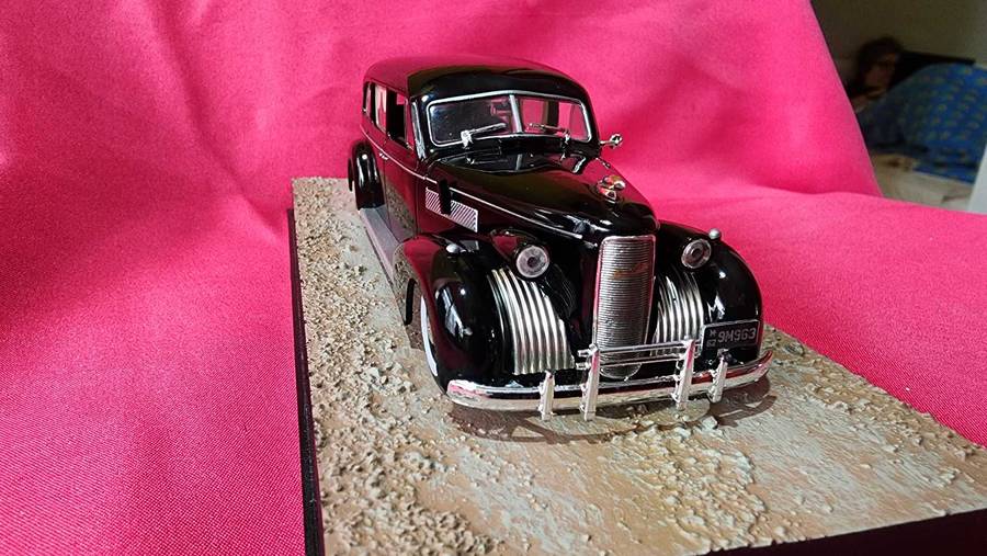 LA Salle Hearse (1:43)  James Bond