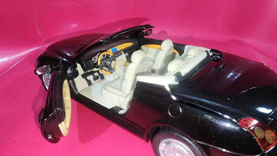 Lexus SC 430 (1:18) Motormax