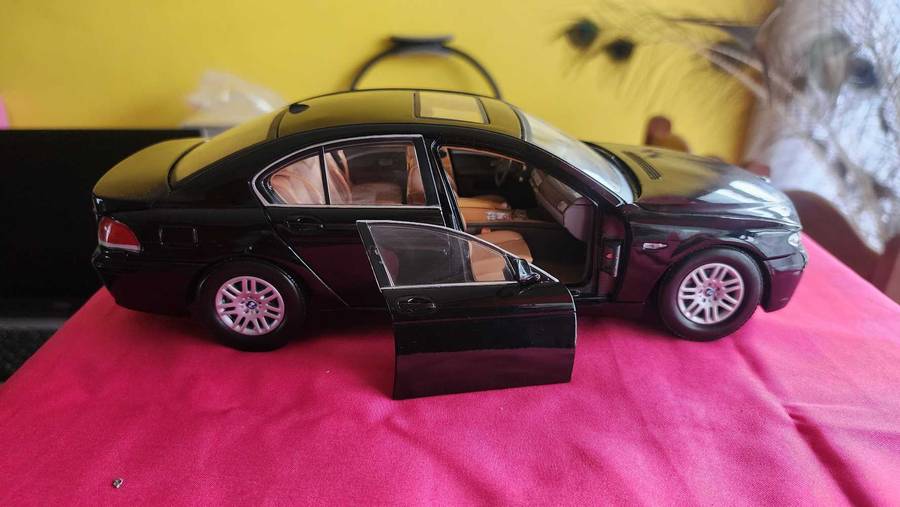 BMW 745i Motormax 1:18