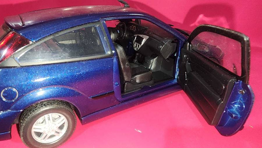 Ford Focus ZX3 (1:18) by Motormax