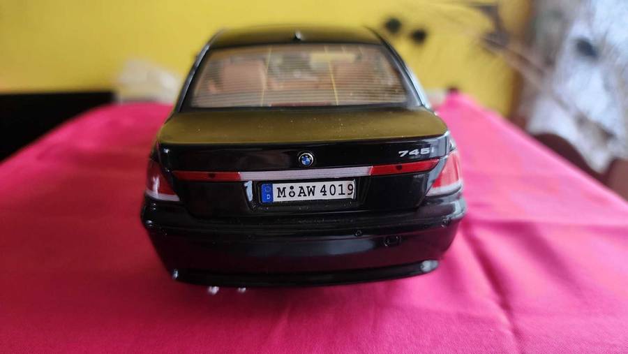 BMW 745i Motormax 1:18