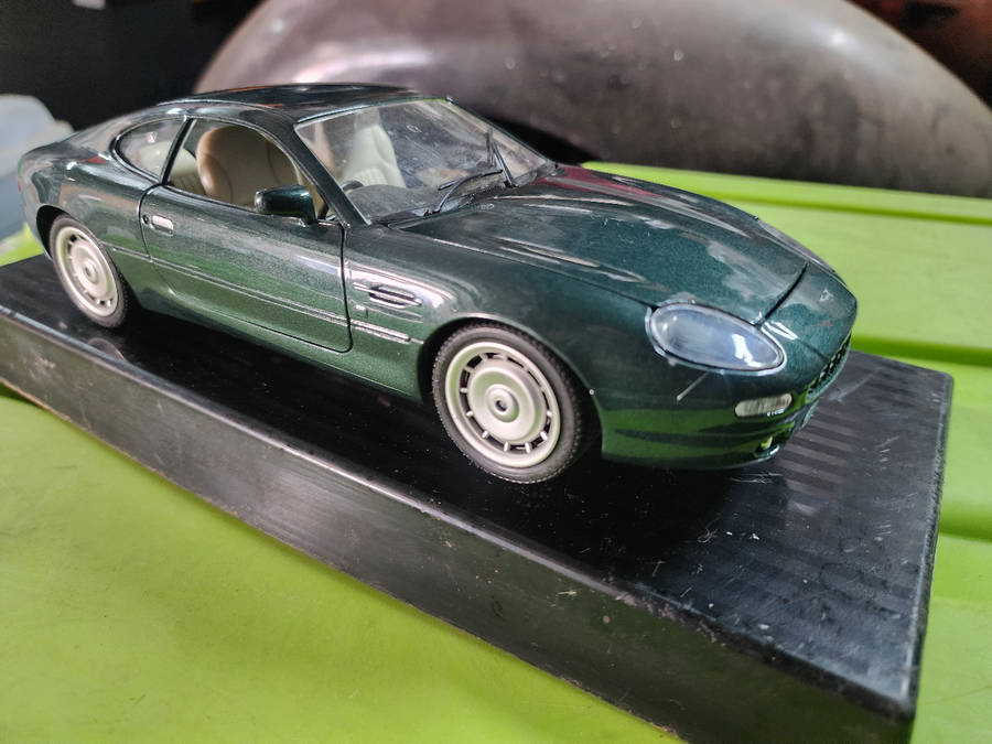 Aston Martin DB7 (1:18) Guiltoy