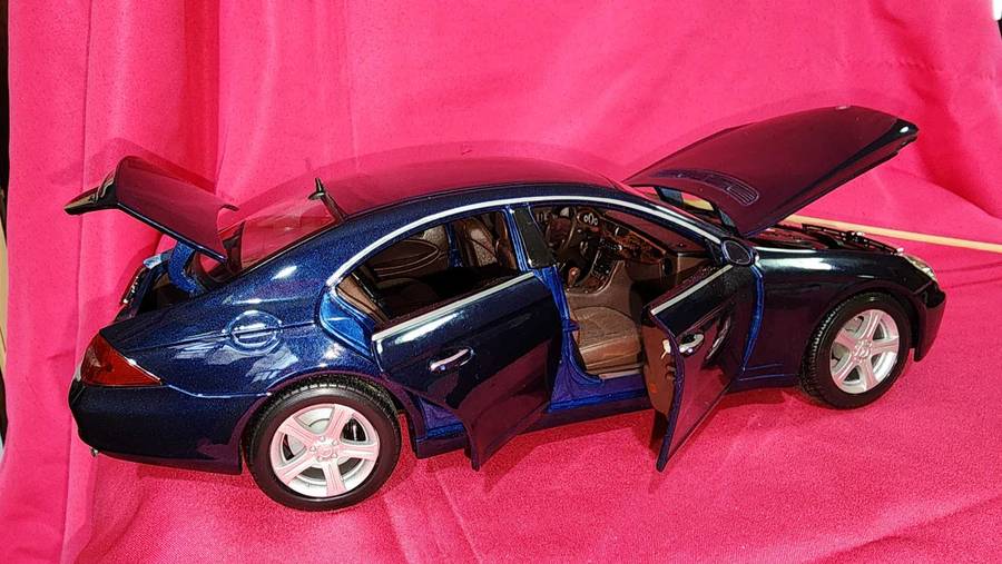 The Mercedes "CLS" 1:18