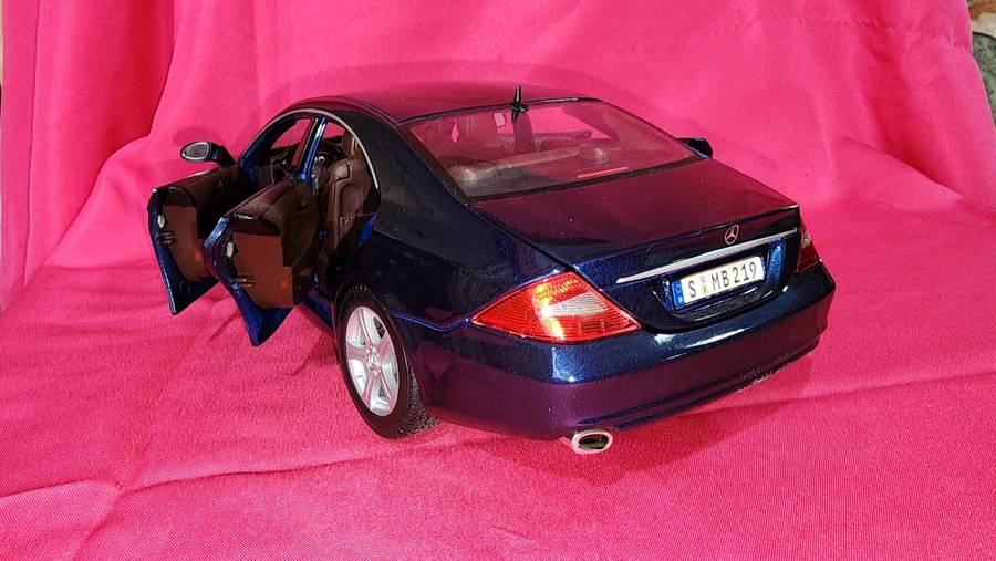 The Mercedes "CLS" 1:18