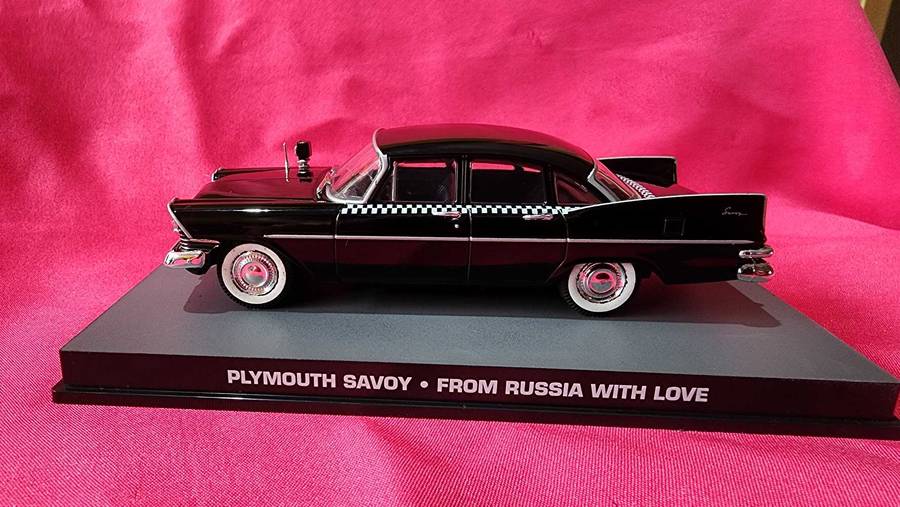 Plymouth Savoy  (1:43) James Bond