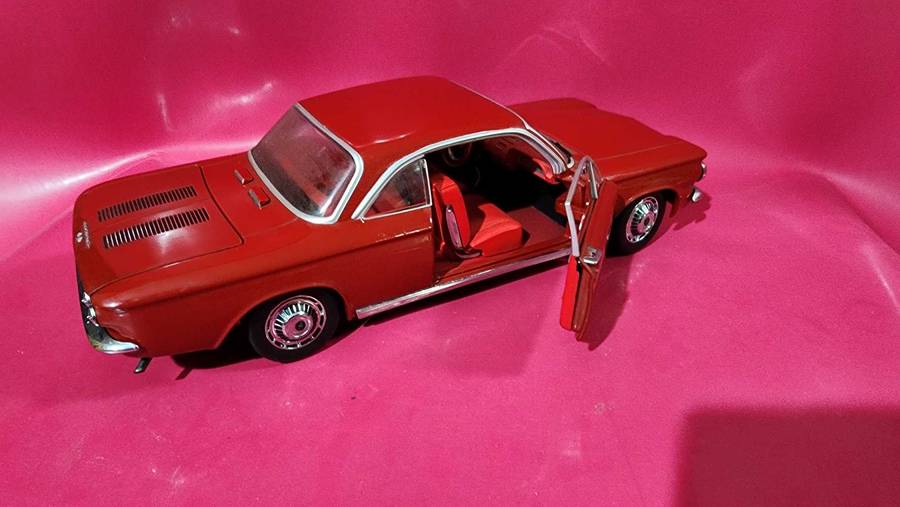 Chevrolet Corvair ( Air-Cooled ) 1:18 by Sunstar