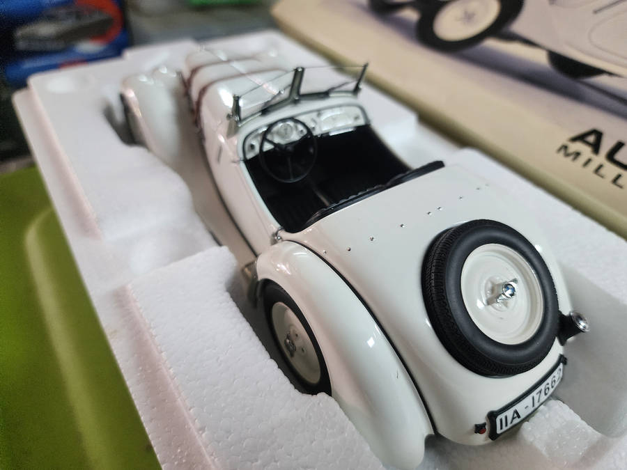 BMW 328 (1:18) Autoart