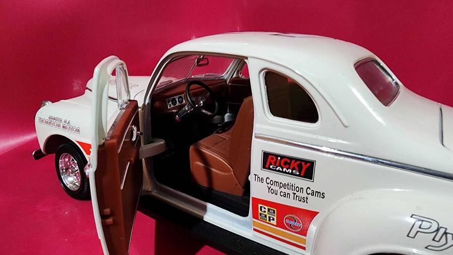 41' Plymouth Stock Dragster (1:18) by Road Legends