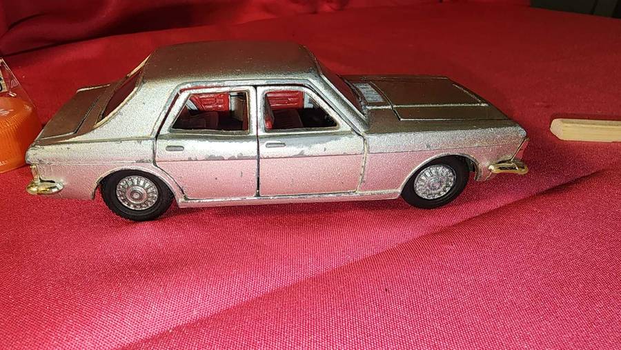 Ford Zodiac by Dinky