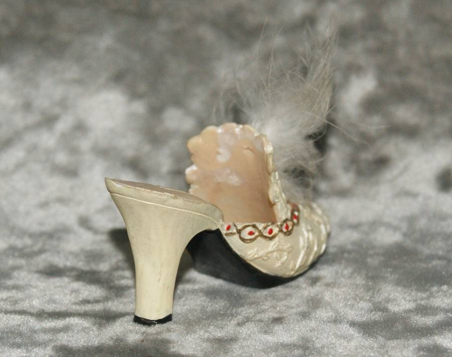 Vintage decorative high heel ornament @@ CCRRAAZZYY R1 START