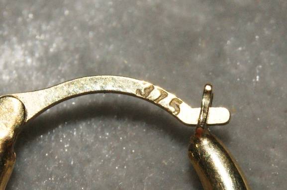 Pair of 9ct gold hoop earrings (1.5g) @@ CCRRAAZZYY R1 START