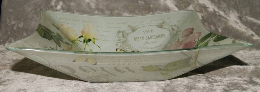 Stunning vintage glass fruit bowl @ R1 start