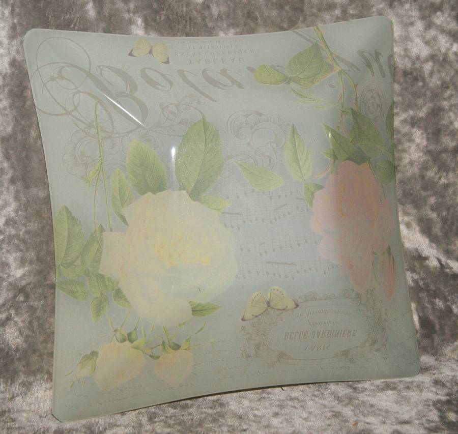 Stunning vintage glass fruit bowl @ R1 start