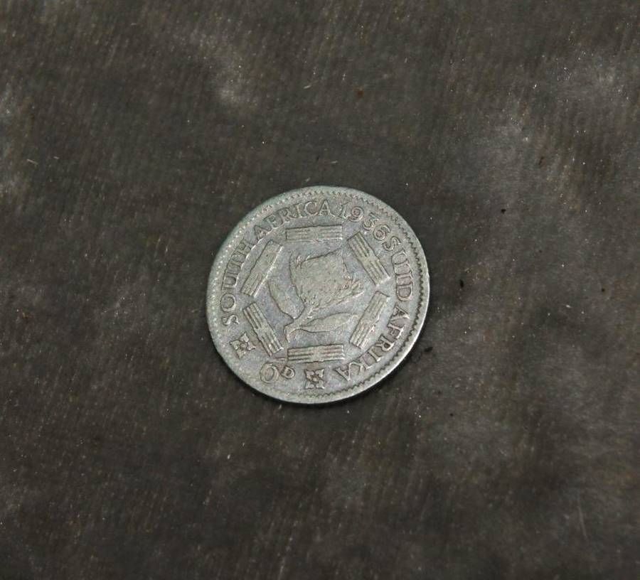1936 Union of South Africa 6d (six Pence) 80% silver @ crazy R1 start