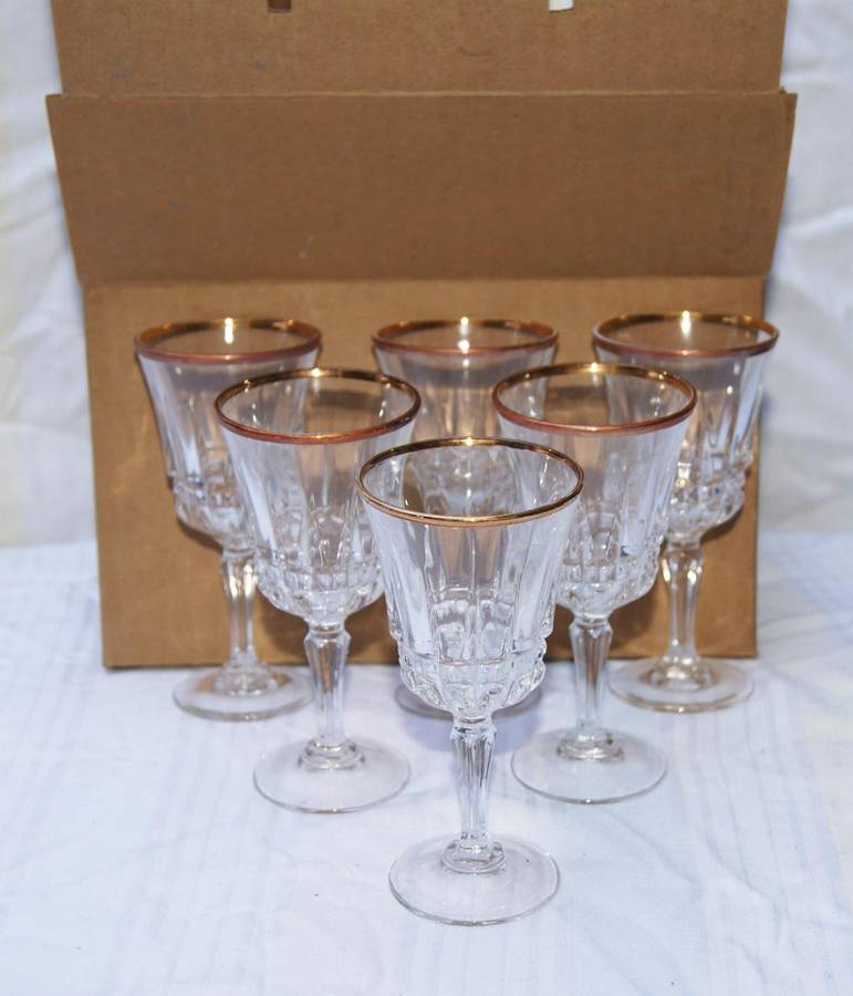 Set of 6 Luminarc gold rimmed sherry glasses @ crazy R1 start