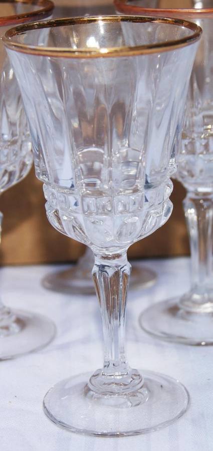 Set of 6 Luminarc gold rimmed sherry glasses @ crazy R1 start