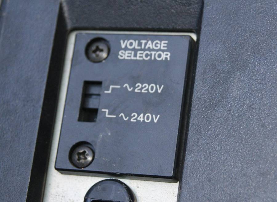 Sanyo VTC 1000 Betacord video cassette recorder @ crazy R1 start