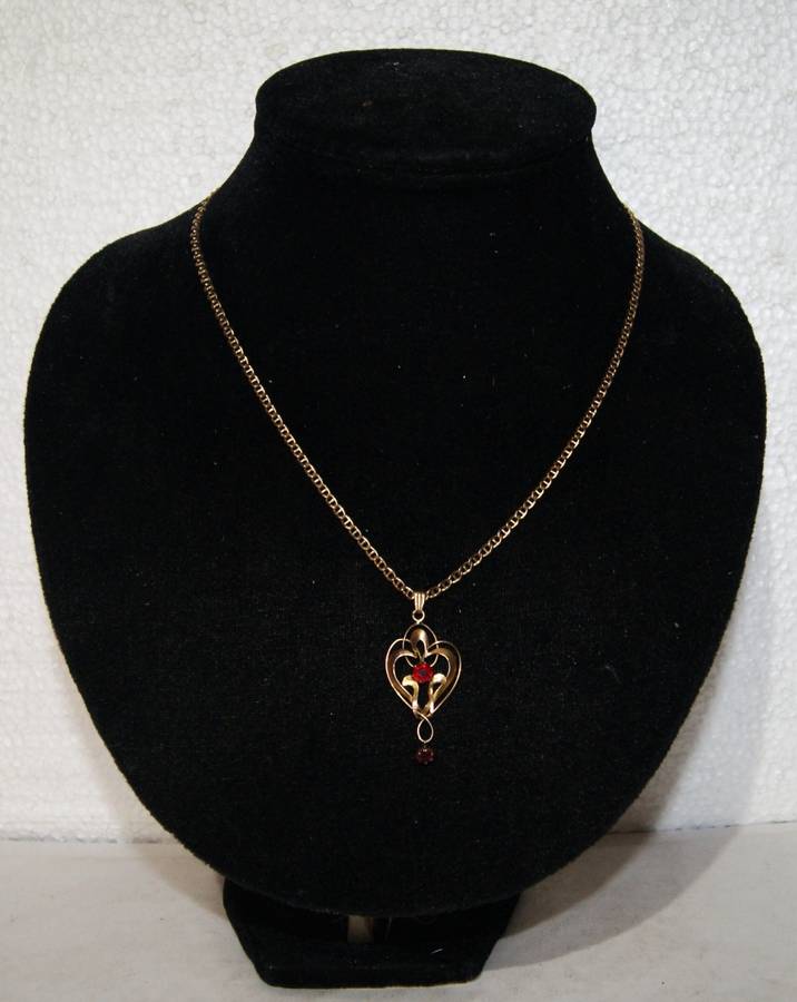 9ct Gold Necklace with Art Nouveau 9ct Gold Pendant with Red Stones (10.4g) @@ CCRRAAZZYY R1 START