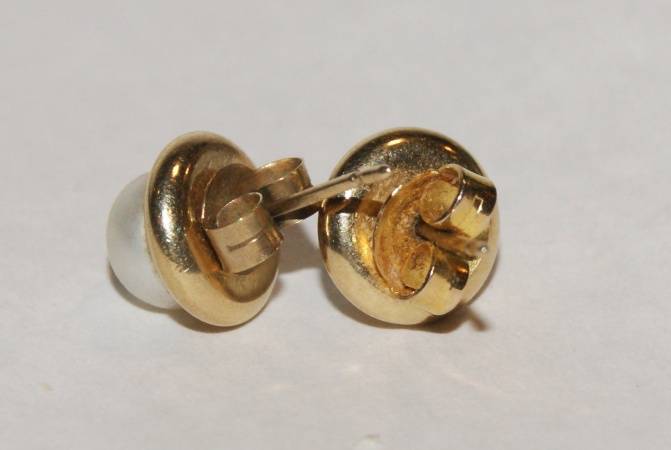 Pair of 9ct Gold and Pearl Earrings with Butterflies (1.3g) @@ CCRRAAZZYY R1 START