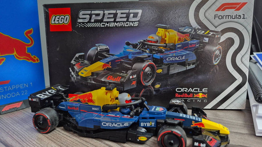 Lego RedBull F1 Speed Champions Display Set